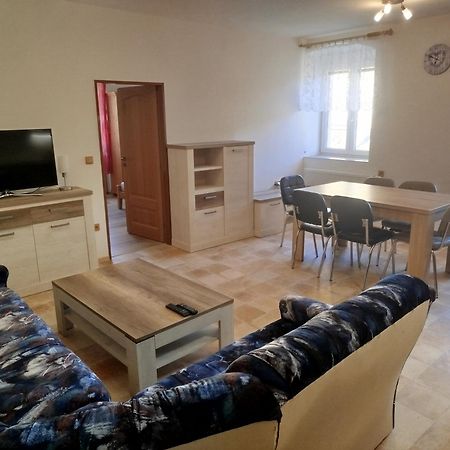 Apartmany Pod Baruncinou Skolou Česká Skalice Buitenkant foto