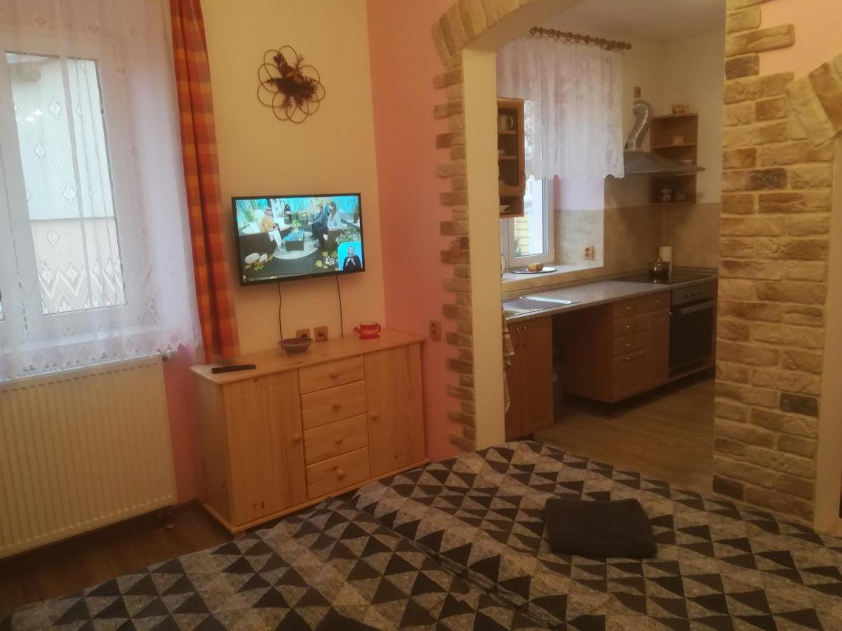Apartmany Pod Baruncinou Skolou Česká Skalice Buitenkant foto