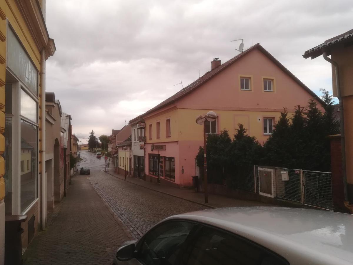 Apartmany Pod Baruncinou Skolou Česká Skalice Buitenkant foto