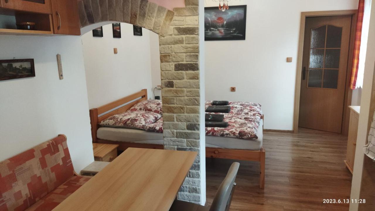 Apartmany Pod Baruncinou Skolou Česká Skalice Buitenkant foto