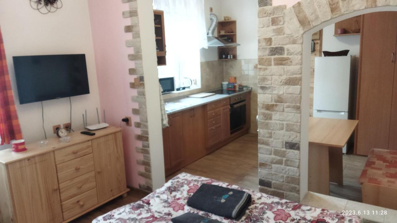 Apartmany Pod Baruncinou Skolou Česká Skalice Buitenkant foto